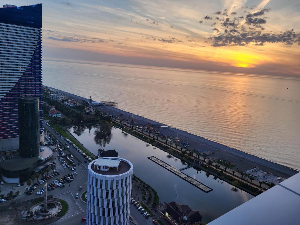 Holiday Apartments Batumi Exterior photo
